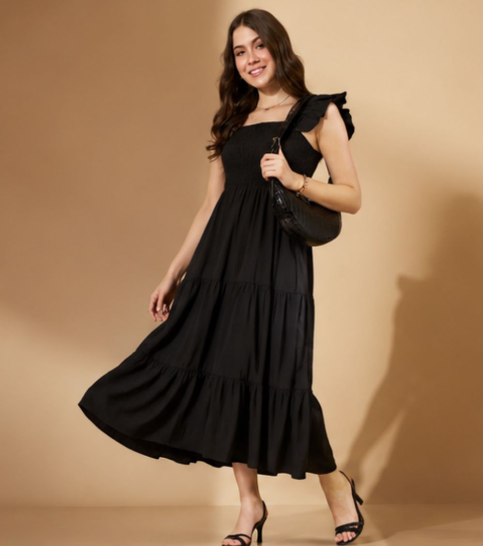 Women’s Black Sleeveless Smocked Maxi Dress